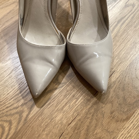 Calvin Klein Women’s Tan Natural Pointy Close Toe Dressy Formal Heels - Picture 3 of 8